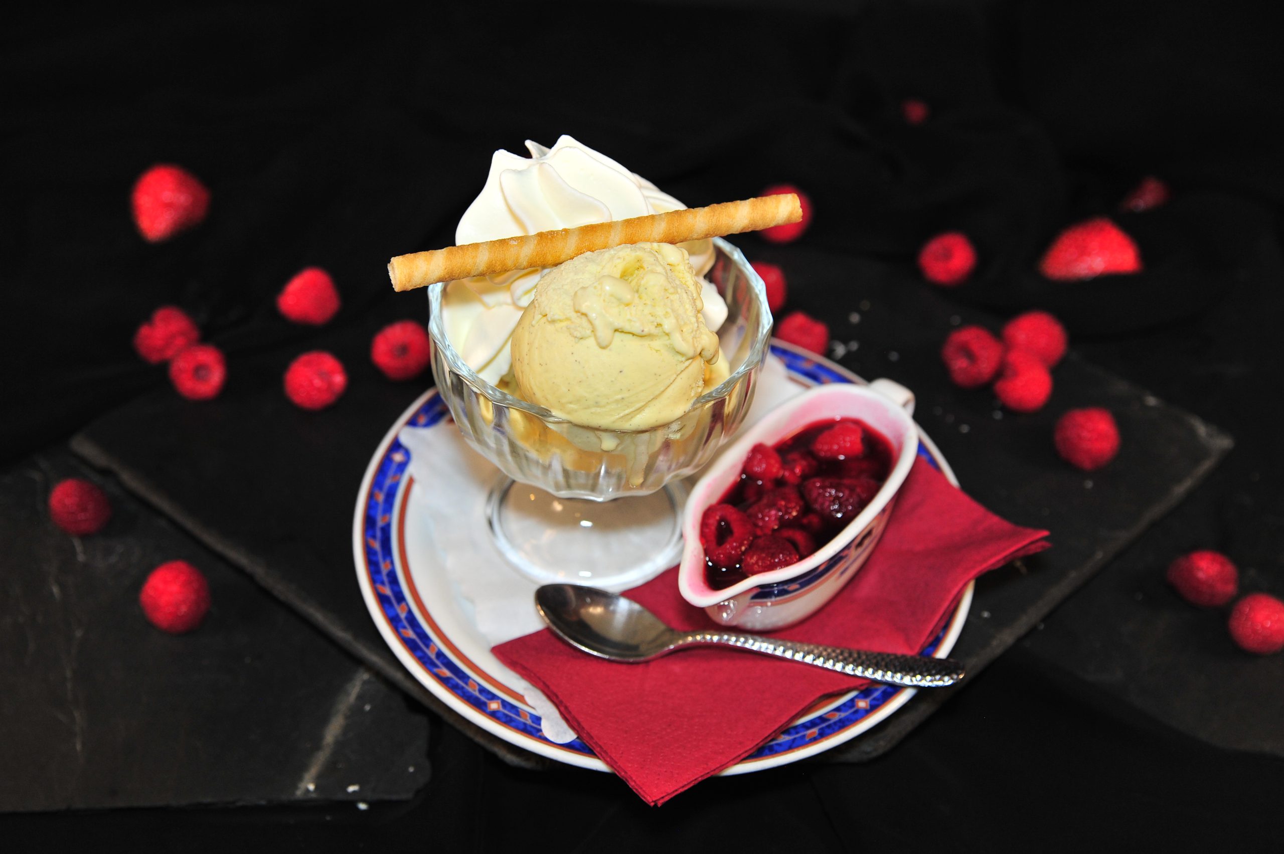 gt-elisabeth-menu-4 Sanders Steakhaus Vanilleeis mit heißen Himbeeren